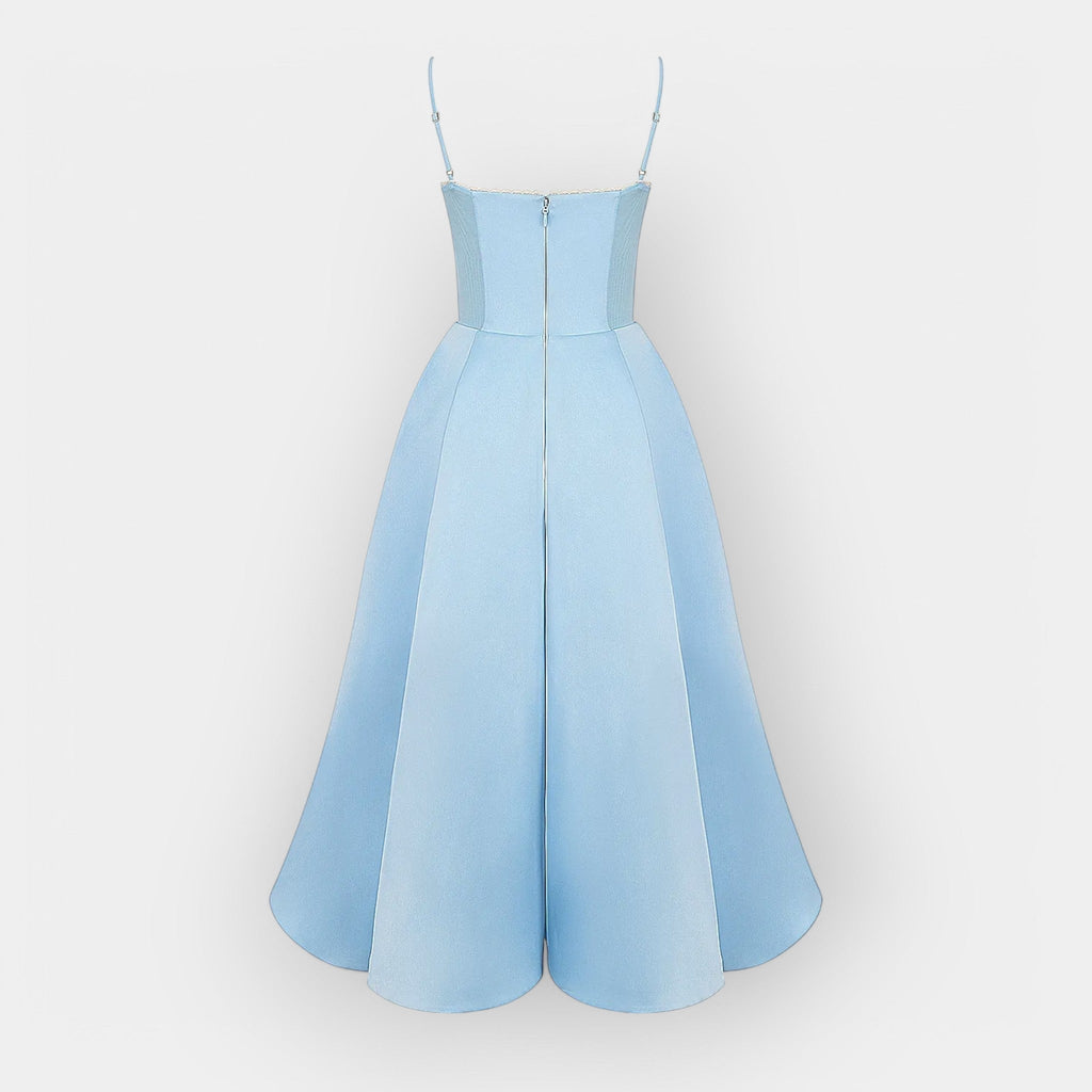 Elegant Midi Dress with Stylish Line