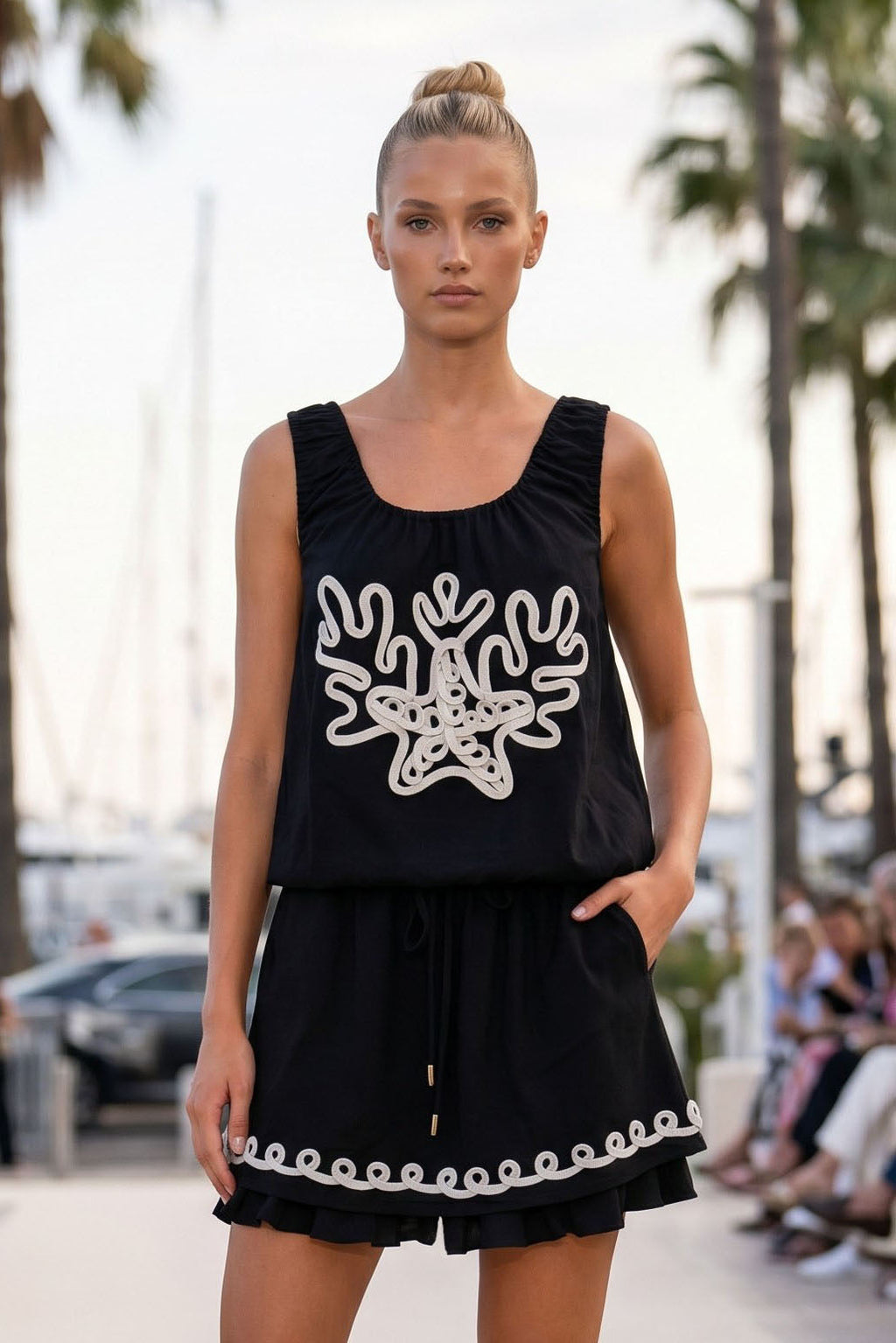 IVY EMBROIDERED BUBBLE LINEN TOP