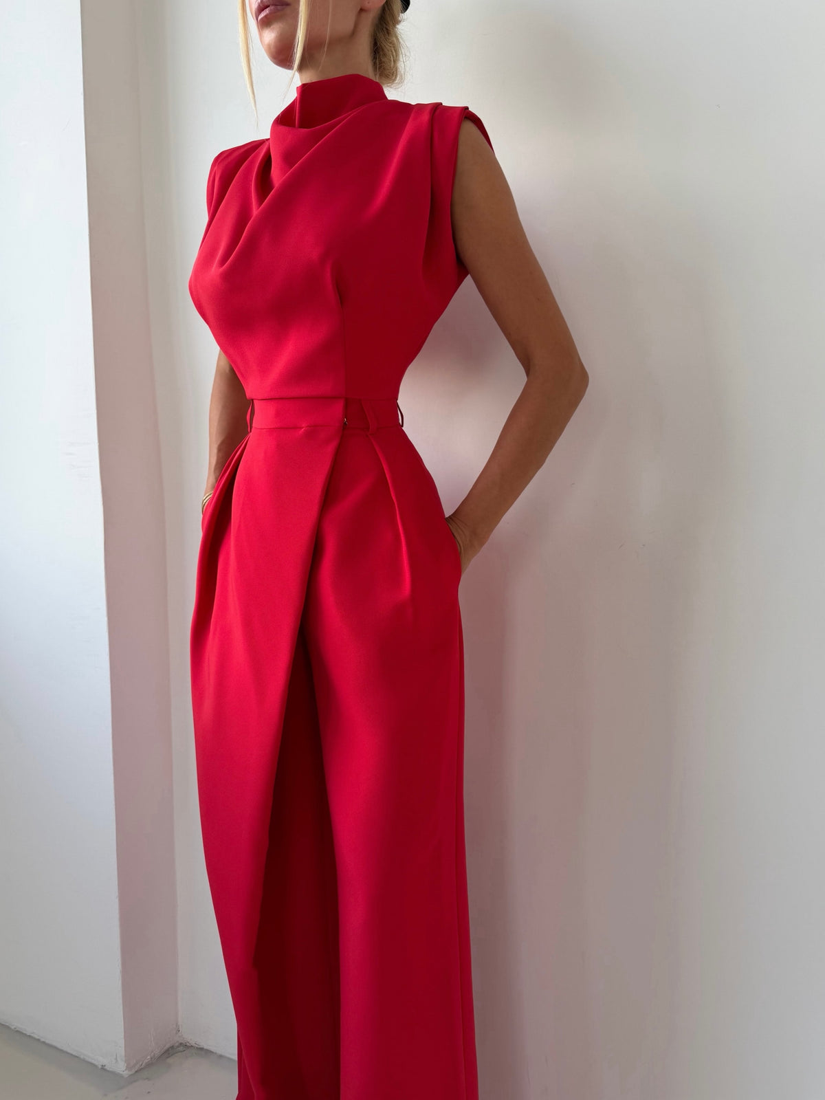 Red Sleeveless Back Cutout Button Top & Red Wide‑Leg Pants Set