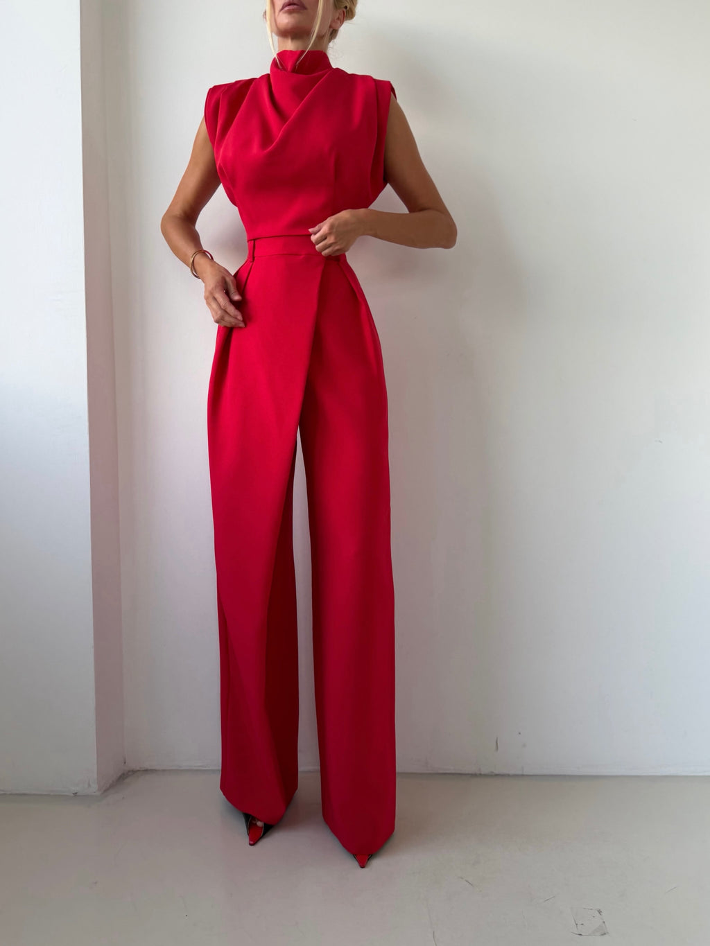 Red Sleeveless Back Cutout Button Top & Red Wide‑Leg Pants Set