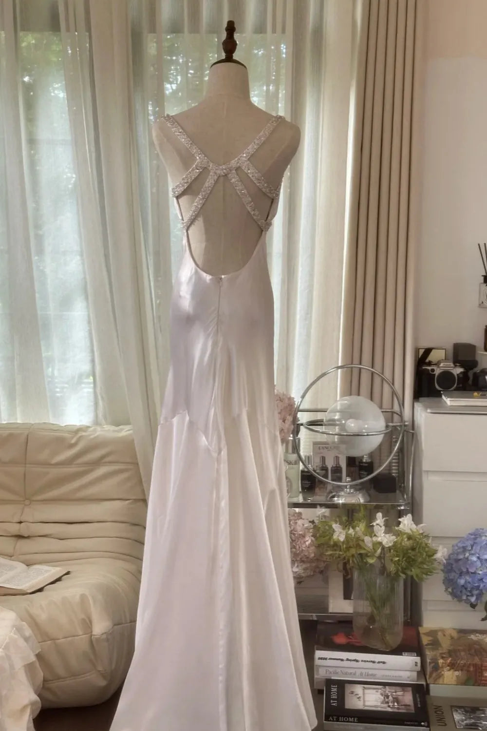 Formal Dress White Satin Spaetti-Strap Beaded Open-Back Train Elegant-Style Wedding Dress