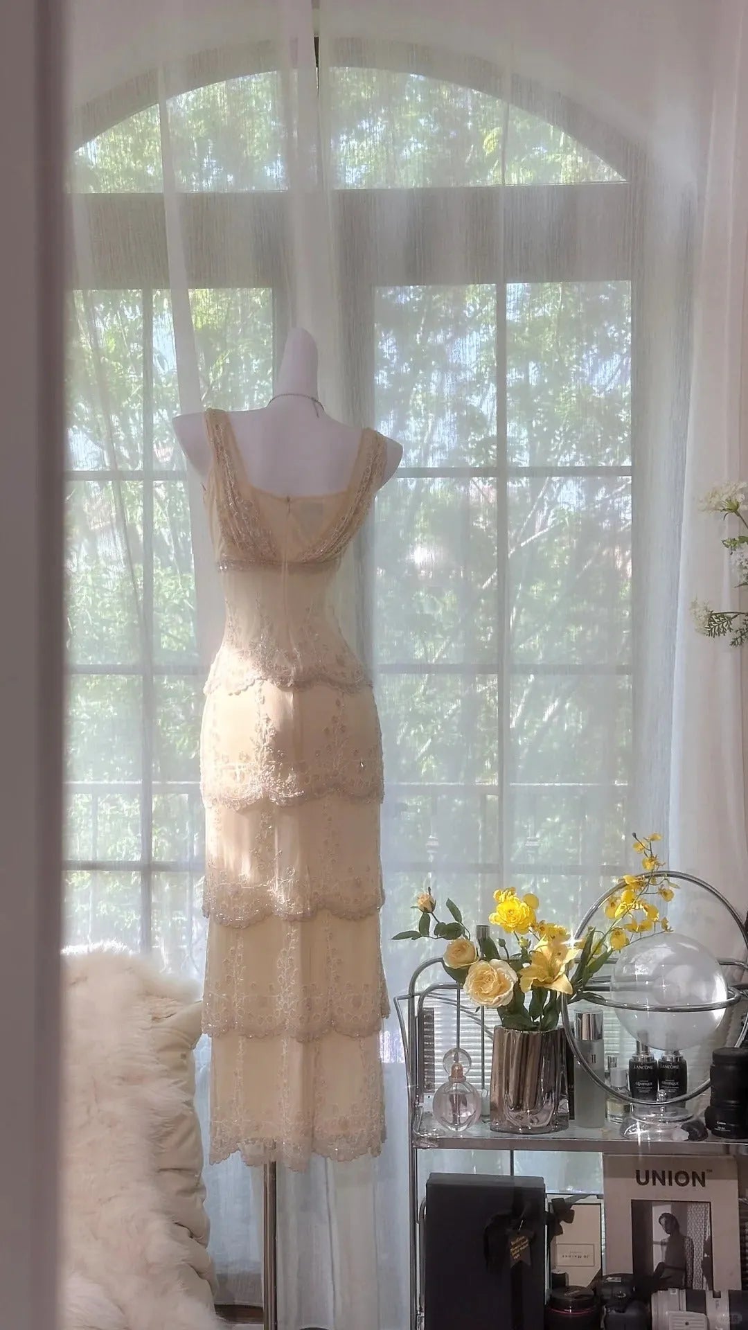 Cream Yellow V Neck Exquisite Beaded Lace Long Chiffon Tulle Ball Gown Evening Gown Wedding Party Gown Prom Gown Graduation Date Gown