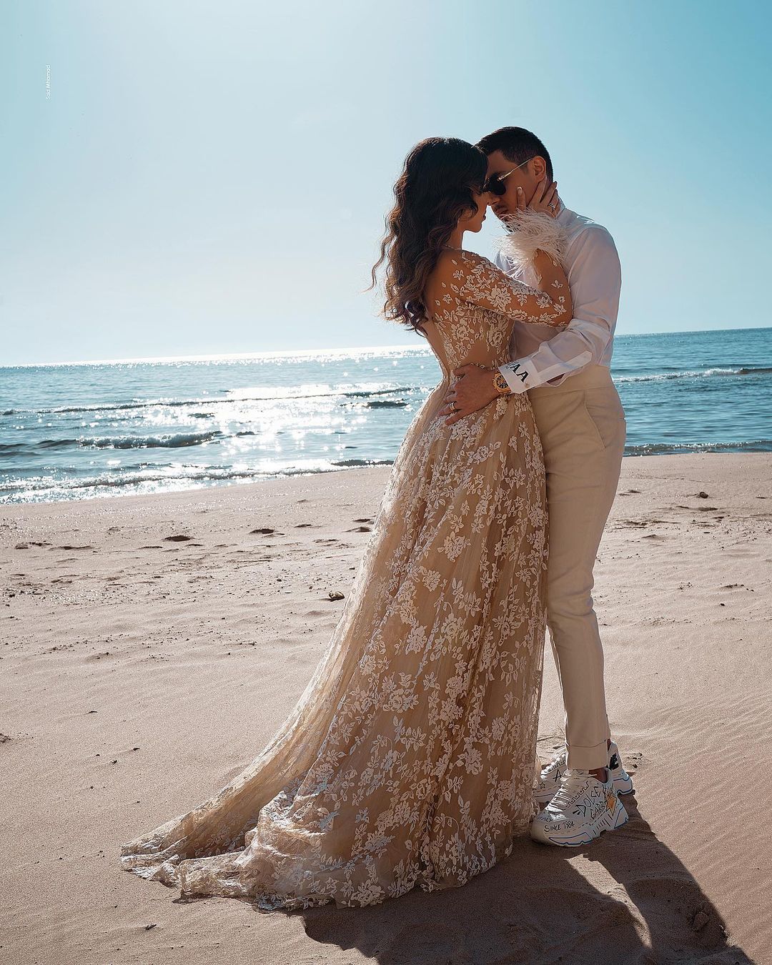 Daisda Luxury Long A-line Train Wedding Dress With Lace
