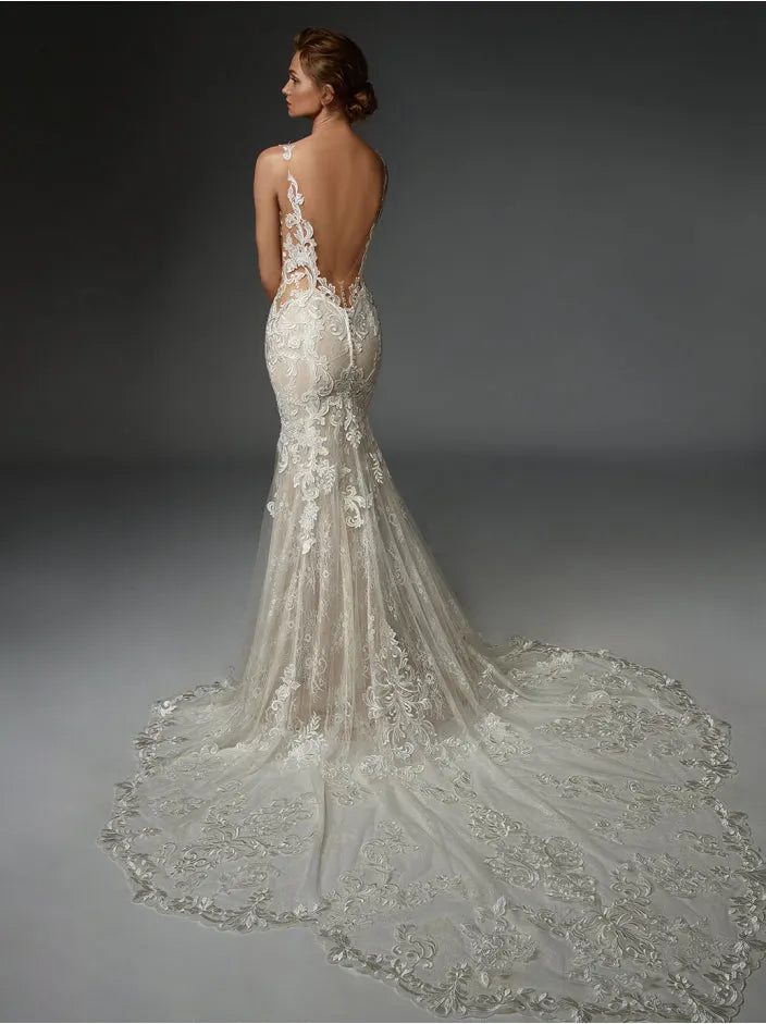 Exemplary White Wedding Dress