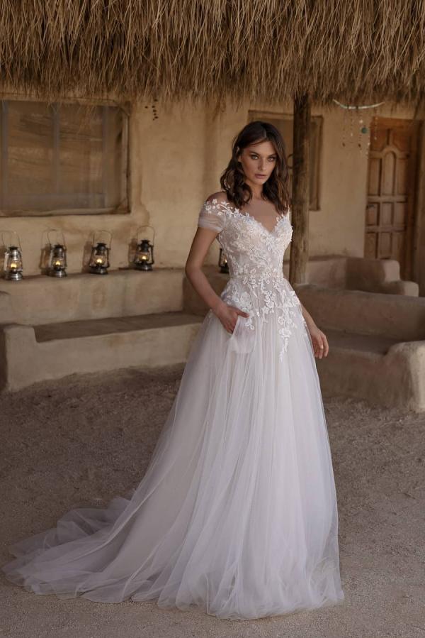 Daisda Beautiful Sweetheart Off-the-Shoulder Tulle A-Line Wedding Dress Appliques Lace With Pockets