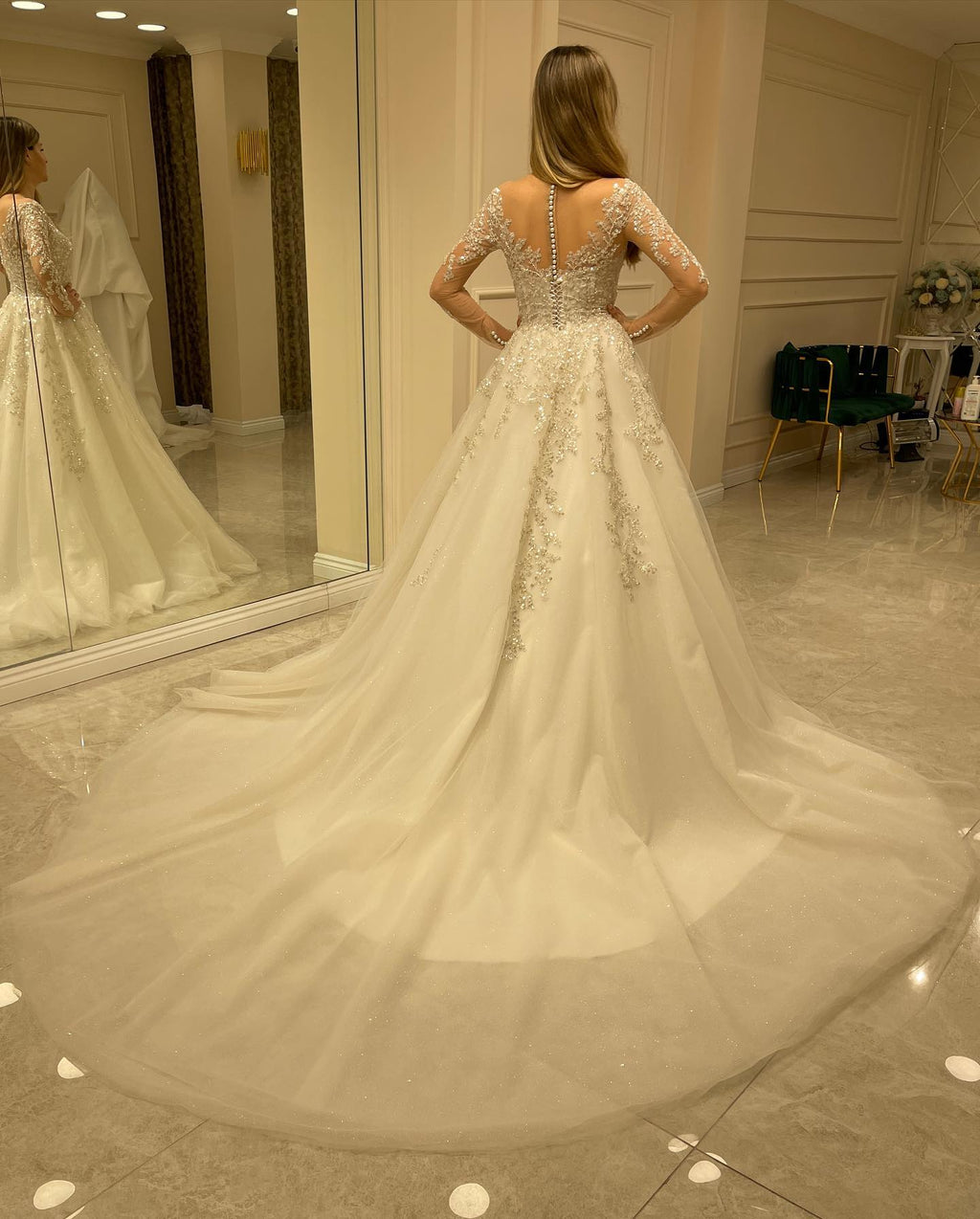 Daisda Elegant Long A-line Lace Appliques Wedding Dress With Sleeves