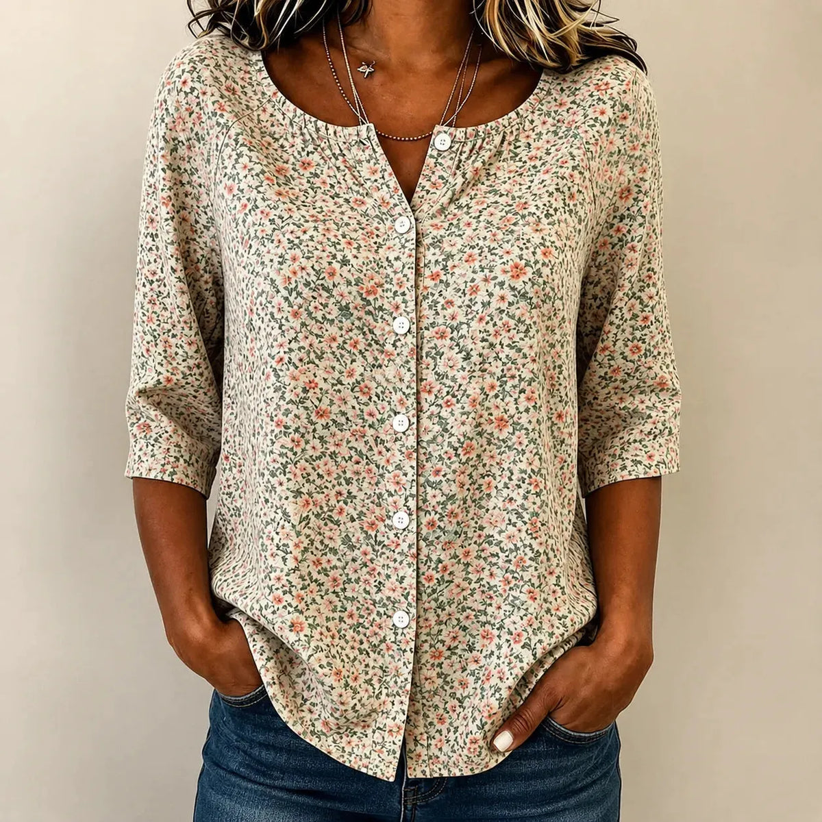 Florenne – Ditsy Floral Blouse with Buttons and 3/4 Sleeves