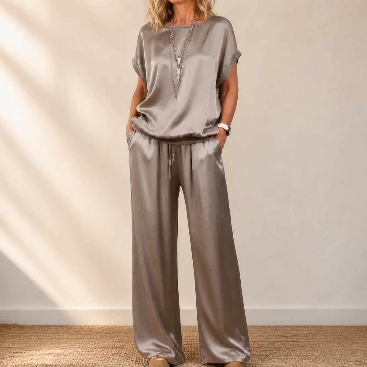 Nadine – Women's Two-Piece Set with Wide-Leg Trousers