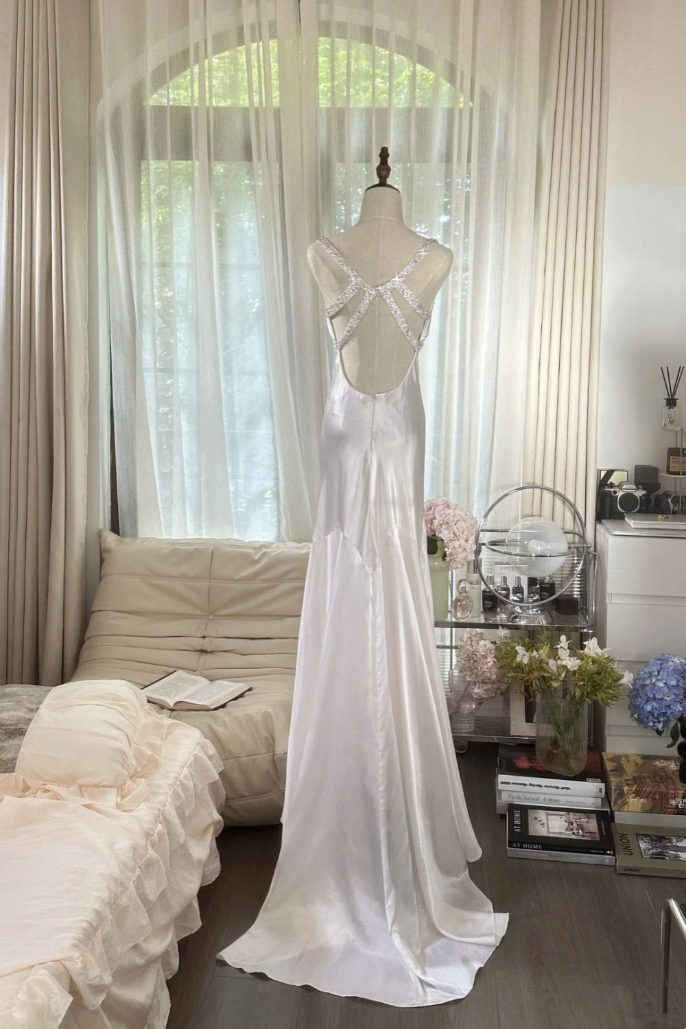Formal Dress White Satin Spaetti-Strap Beaded Open-Back Train Elegant-Style Wedding Dress